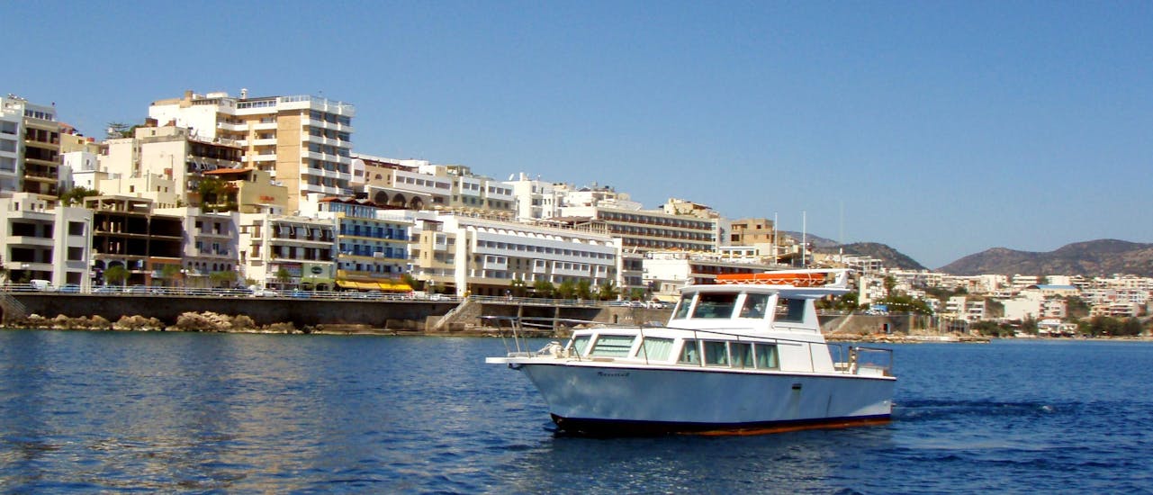 View of the boat during private boat trip with fishing from Agios Nikolaos with Nostros Cruises.