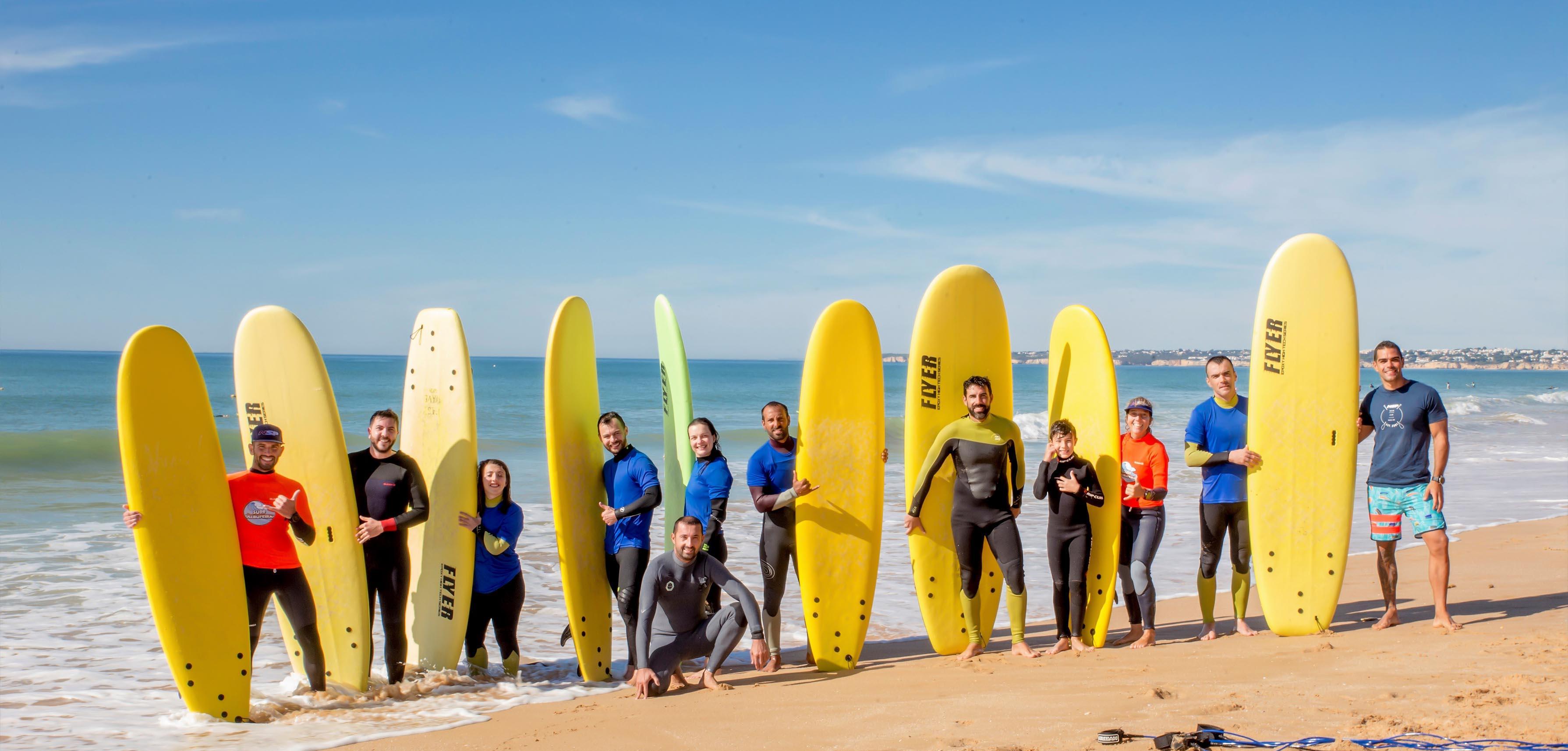 Mehrtägiger Surfkurs am Praia da Galé in Albufeira ab 28 € CheckYeti