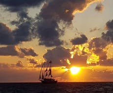Gita in barca all'isola di Therasia e Vulcano con tramonto con Caldera's Boats Santorini.
