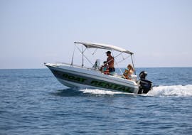Location de bateau (jusqu'à 5 personnes) sur la plage d'Ammoudara avec H2O Water Sports Héraklion.