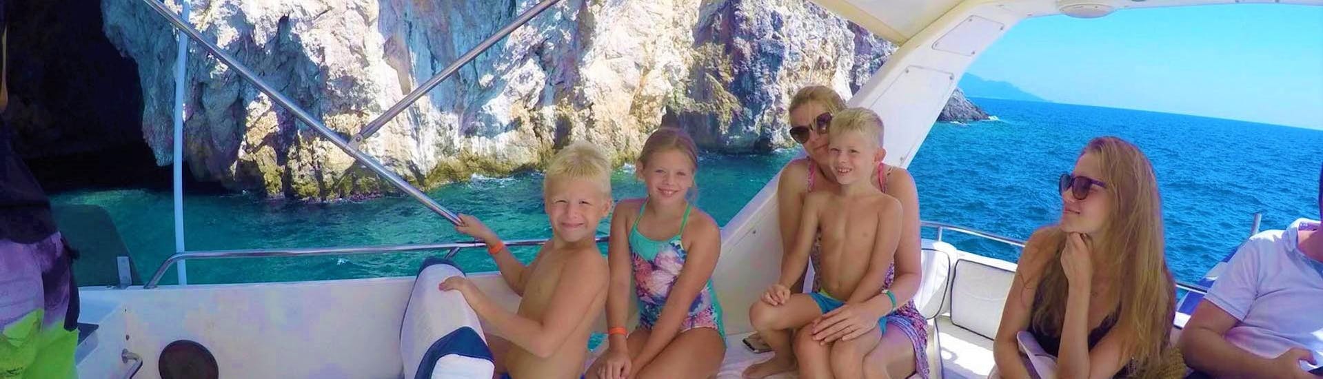 A family goes on a boat trip to Paxos & Antipaxos with Asprokavos Watersports.