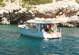 Paseo en barco por la tarde al Parque Nacional Calanques con esnórquel con Eco Calanques Marseille.