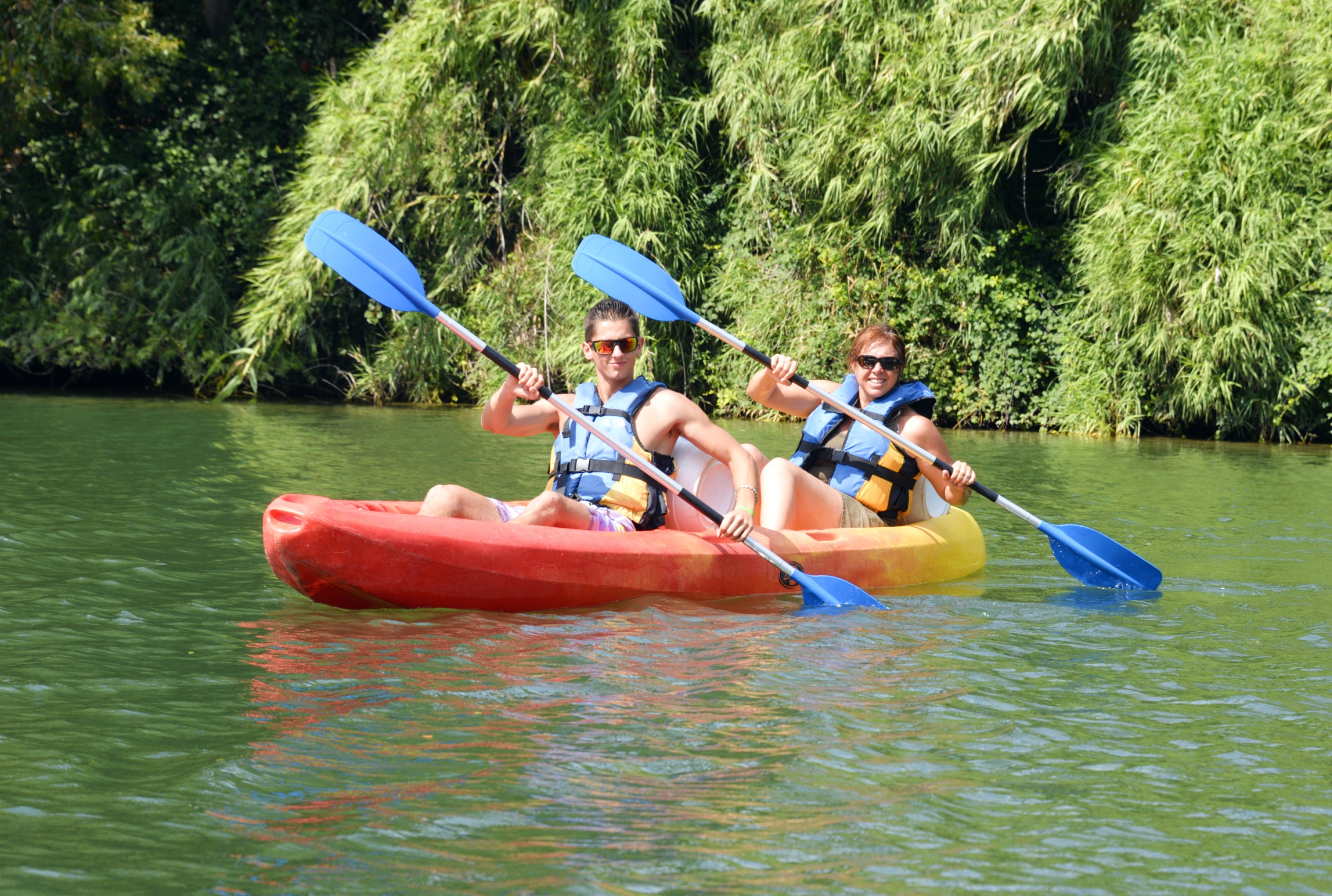Eenvoudige kajakken & kanoën in Fréjus - Côte d'Azur met Kayak Paddle Fréjus.