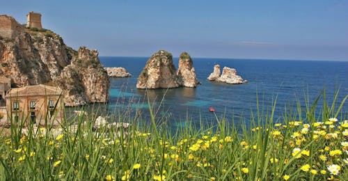 Bootstour entlang der Riserva Naturale dello Zingaro mit Badestopps Bootstour entlang der Riserva Naturale dello Zingaro mit Badestopps.