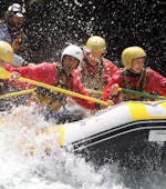 A group of friends is enjoying the Rafting on the Stura River - Integral Tour with KE Rafting Roccasparvera.