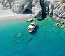 One of the beautiful beaches that we can visit during the catamaran trip to Anthony Quinn bay with snorkeling organised by Rhodes Sea Lines.