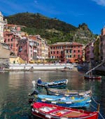 Die atemberaubende Aussicht auf Vernazza während der Bootstour von Levanto nach Cinque Terre mit Costa di Faraggiana Levanto.