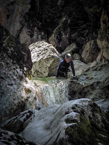 A woman enjoing the Full-Day Canyoning in Trockenbach near Kufstein.