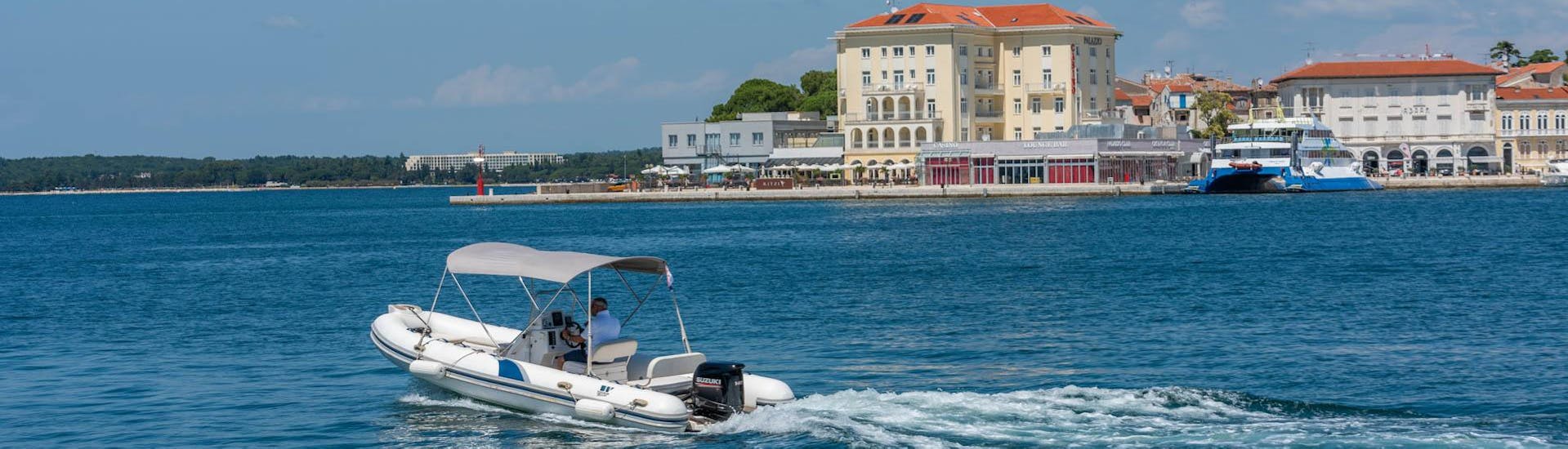 The boat is navigating during the Boat Rental in Poreč (up to 10 people) with Parentium Charter Poreč.