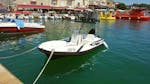 Barco disponible para un alquiler de motor para 5 personas en Krk con Rent a Boat Phoenix.