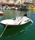 Barca disponibile per il noleggio di una barca a motore per 5 persone a Krk con Rent a Boat Phoenix.