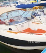 Barco disponible para un alquiler de motor para 8 personas en Krk con nuestro socio Rent a Boat Phoenix.