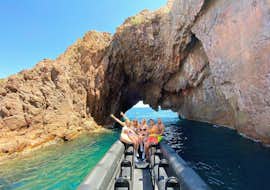 Private Motorboat Trip from Cannes (up to 12 people) with Black Tenders Cannes & Nice People enjoying a Motorboat Rental in Cannes with Black tenders.