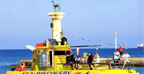 Glasbodenbootstour um Rhodos inkl. Tauchshow mit Yellow Submarine Rhodes Blick auf die Glasbodenbootfahrt in Rhodos mit Yellow Submarine Rhodos.