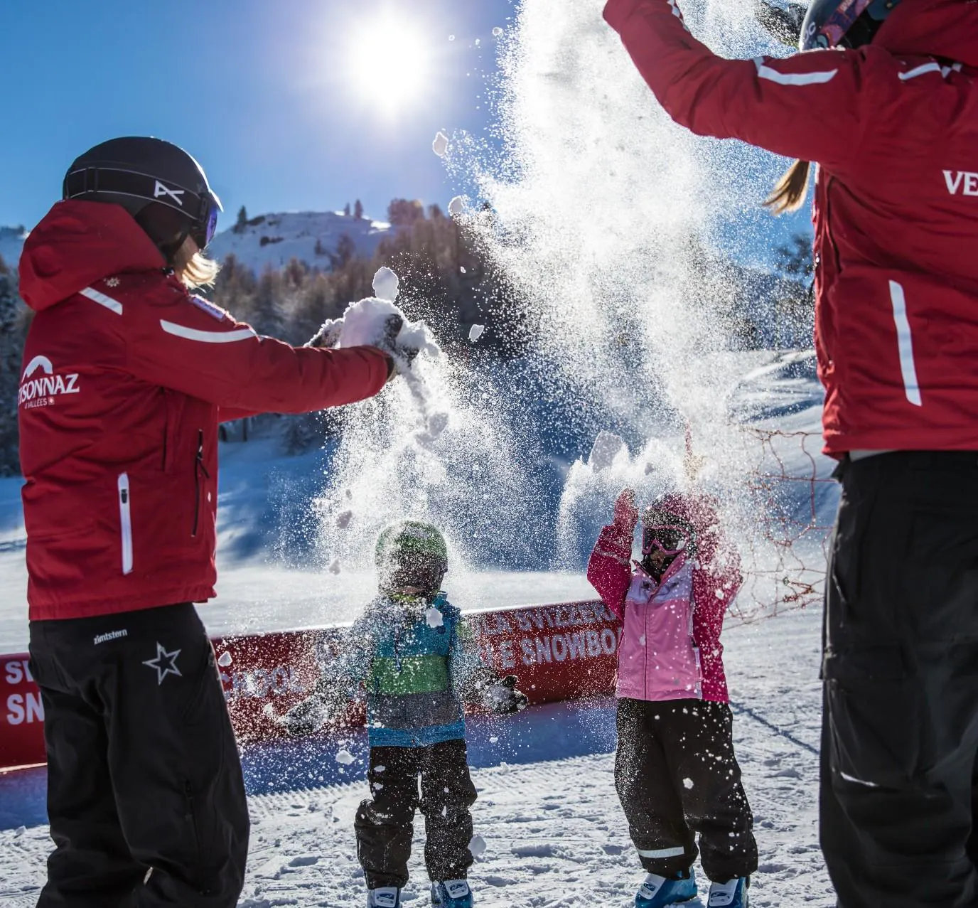 Sessione di prova per bambini (2½ - 5 anni) con École Suisse de Ski de Veysonnaz Sessione di prova per bambini (2½ - 5 anni) con École Suisse de Ski de Veysonnaz.