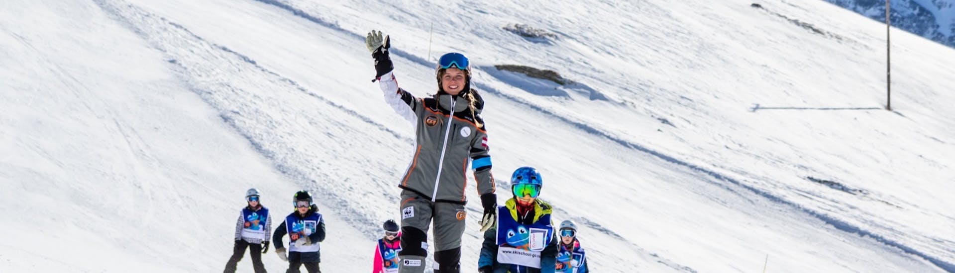 Clases de esquí para niños a partir de 4 años para avanzados.