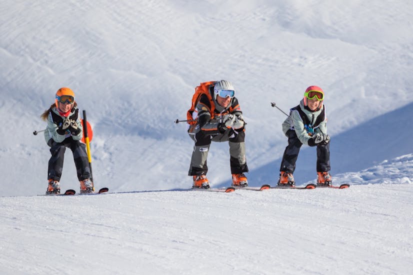 Clases de esquí privadas para adultos para todos los niveles.