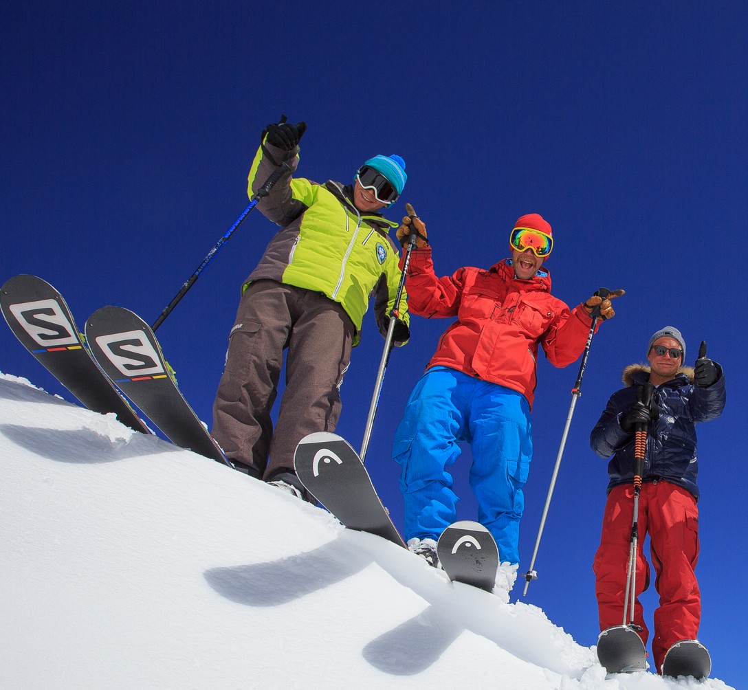 Skiers make great progress in skiing during an adult ski lesson for all levels with Prosneige Tignes. 