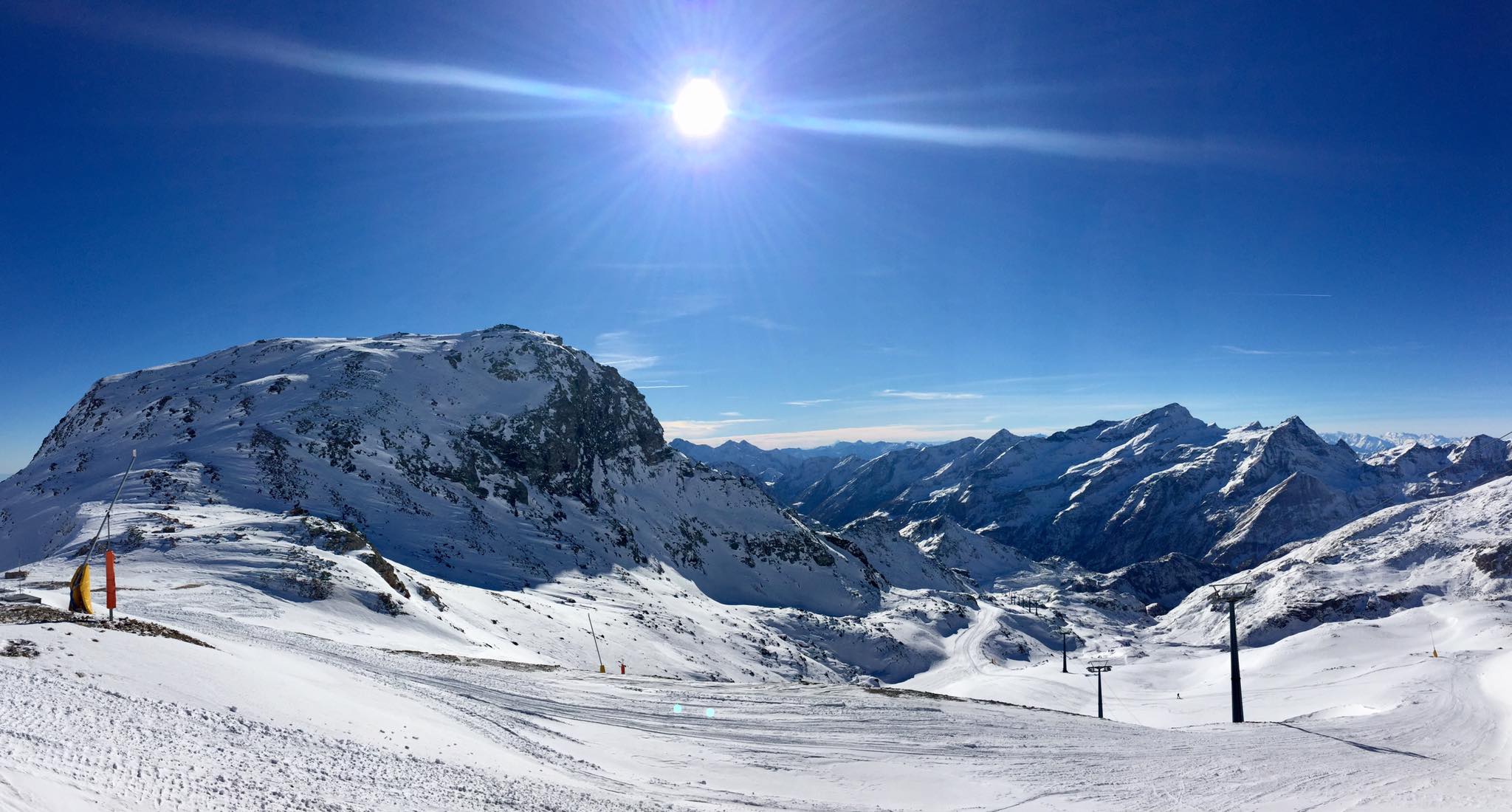 Sunny day in the mountains of Gressoney. Perfect day for one of the Adults ski lessons for all levels.