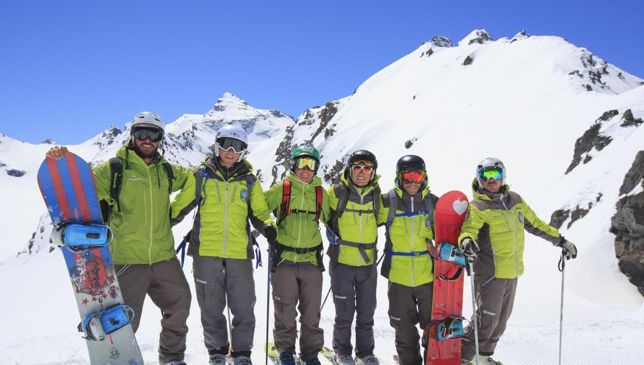 Snowboard-Kurse für Erwachsene (ab 14 J.) für alle Levels.