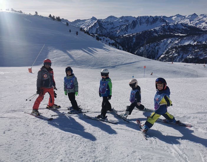 Clases de esquí para niños de todos los niveles (6-16 años) - Día completo.