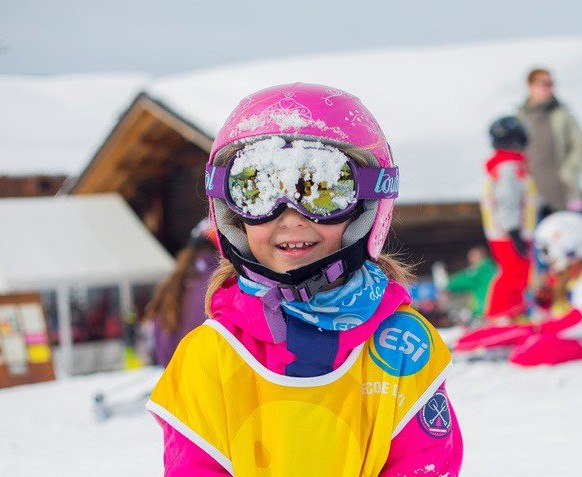 Lezioni di sci per bambini a partire da 5 anni per tutti i livelli con ESI Ski Family.