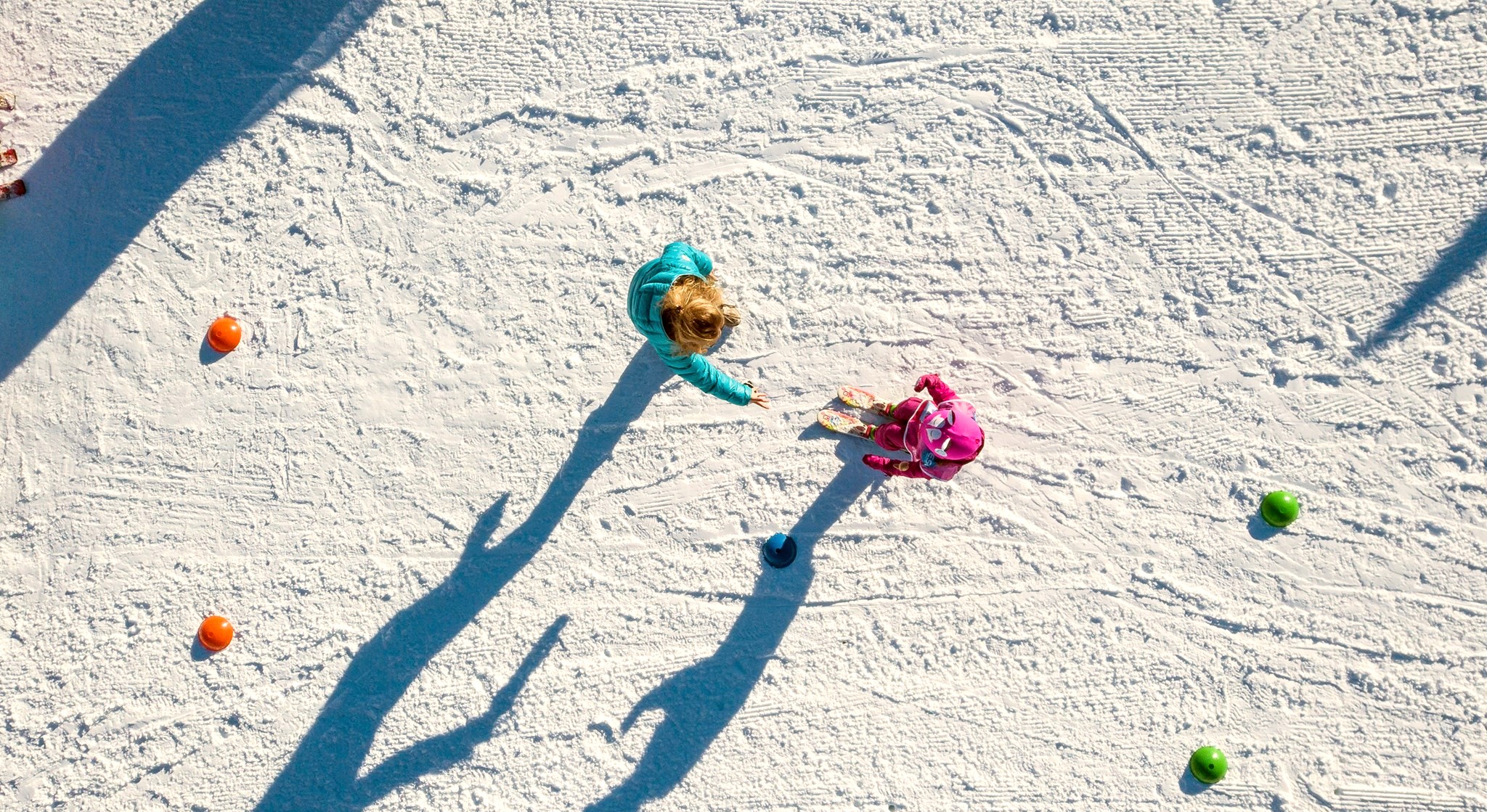 Lezioni di sci per bambini a partire da 5 anni per tutti i livelli.