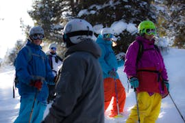 Molti sciatori non vedono l'ora di prendere lezioni private di sci per adulti con la scuola di sci Snowlimit Andermatt.