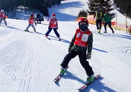 Kids are enjoying their Kids Ski Lessons (up to 12 y.) for All Levels - Half Day with Schischule Glungezer