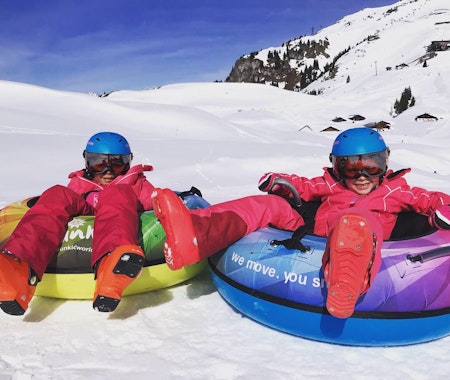 Kids Ski Lessons for First Timers (6-16 y.) - Small Groups