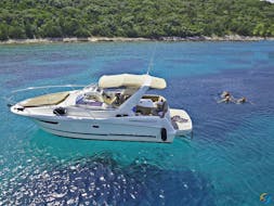 Balade privée en bateau à moteur de luxe d'une journée complète aux îles Élaphites avec Snooky Tours Dubrovnik.