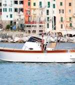 Prive boottocht naar Cinque Terre bij zonsondergang met aperitief en zwemstop.
