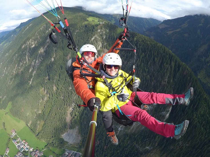 Vol en parapente panoramique à Mayrhofen (dès 5 ans).