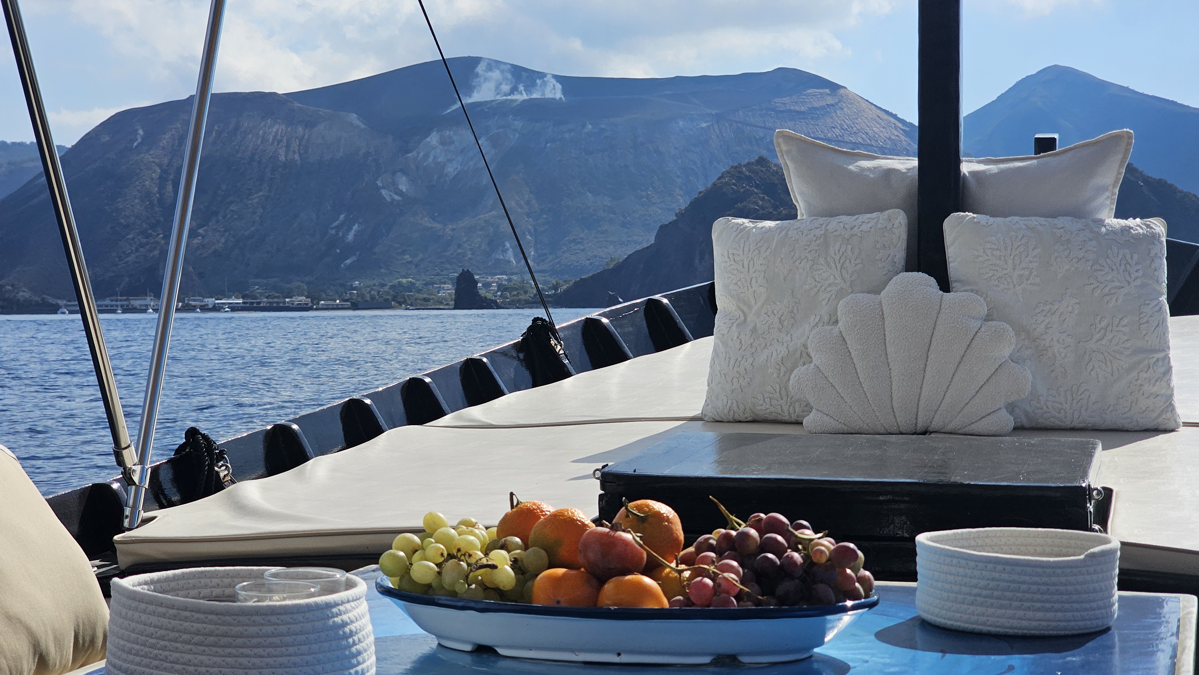 Private Boat Trip to Lipari, Vulcano & Salina from Eoliana Gite in Barca.