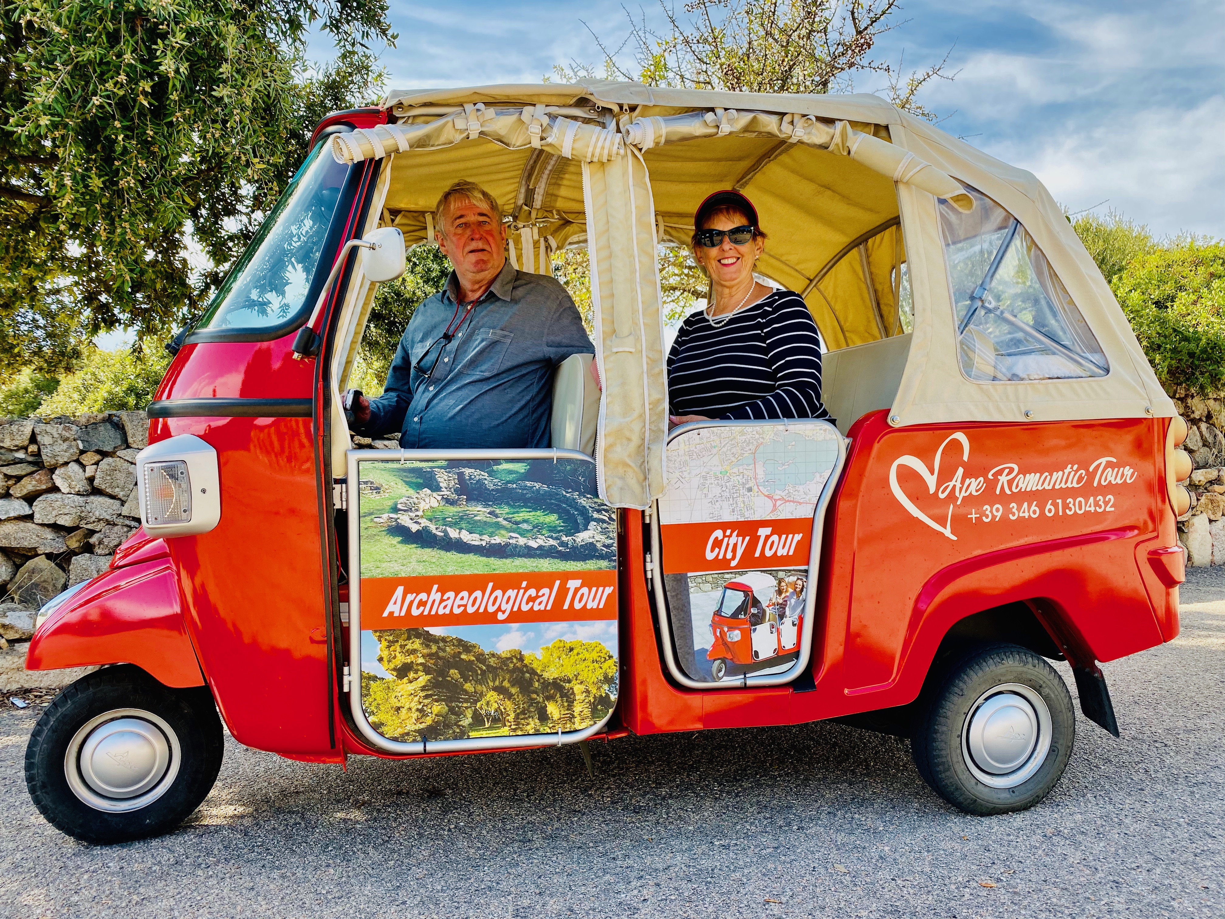 Photo des Tuk Tuks de l'excursion privée en Tuk Tuk à Olbia avec Ape Romantic Tours Olbia.