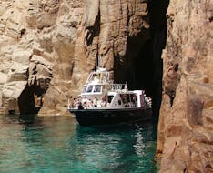 Vue de la Balade en bateau vers la réserve de Scandola incl. Girolata avec Croisière Grand Bleu Cargèse.