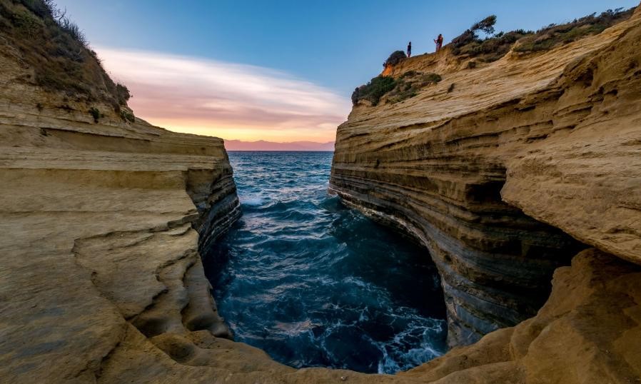 Paseo privado en barco alrededor Corfú y el Canal D'Amour.