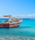 Foto di una barca utilizzata per un giro in barca alle Grotte Blu e la spiaggia del relitto a Zante con Theodosis Cruises Zante.