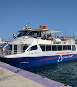 Gita in catamarano da Jávea (Xàbia) a Cova Tallada con bagno in mare e visita turistica con Boramar Denia.