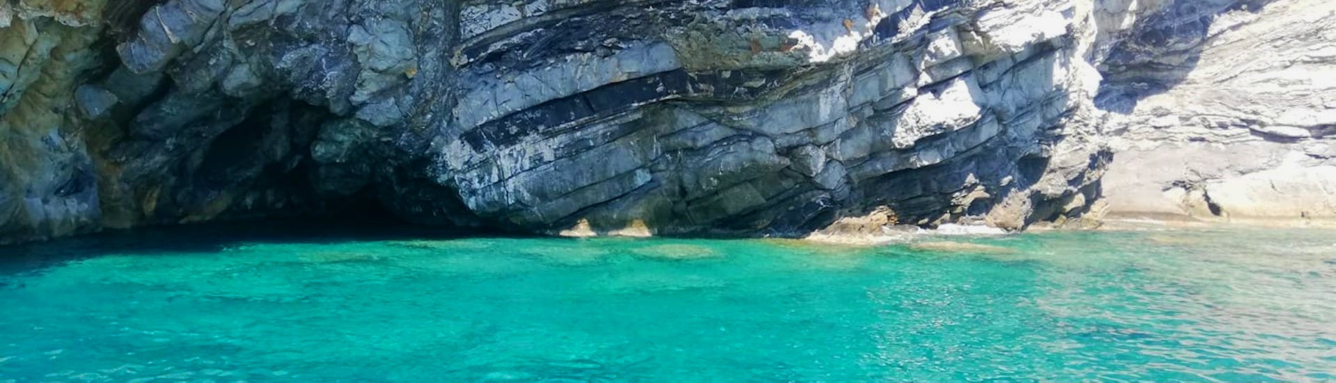 View of a cave that we'll admire during our boat Trip around Elba from Marina di Campo with 3 swimming stops with Motobarca Mickey Mouse Elba.