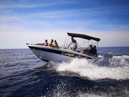 A boat full of people from the Boat Rental in Pula (up to 7 people) with Gurges Rent a Boat Pula.