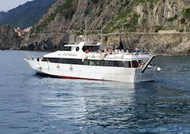 Vistas de nuestro barco durante el paseo en barco a Elba desde Castiglione della Pescaia con Toscana Mini Crociere.