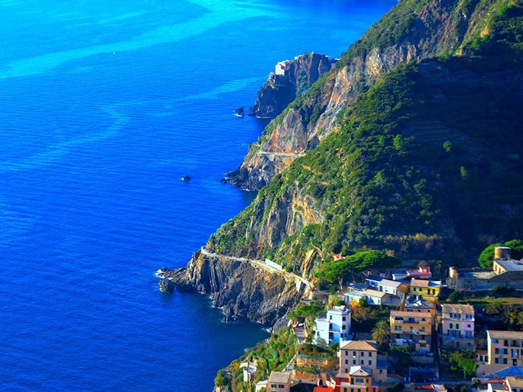 Die Leute machen eine Bootstour nach Porto Venere & Cinque Terre ab La Spezia mit Blu Levante La Spezia.