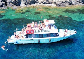 Foto unseres Motorbootes während einer Bootstour von Marina di Campo nach Pomonte mit Delphinbeobachtung mit Baby Princess Elba.