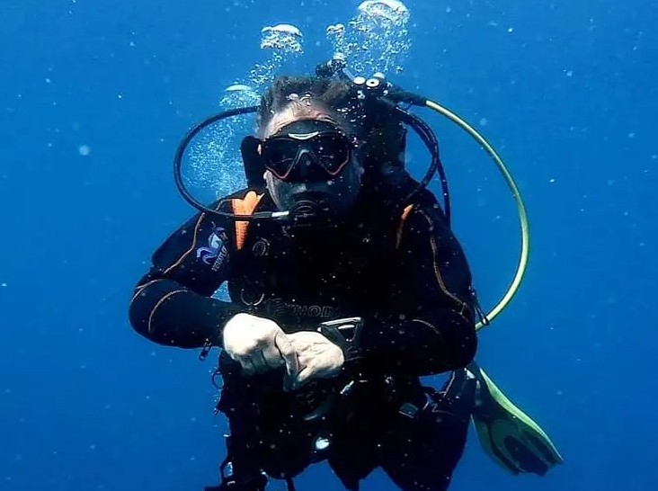 Un participant lors de la Formation plongée FFESSM/CMAS Niveau 1 à Propriano avec Propriano Plongée.