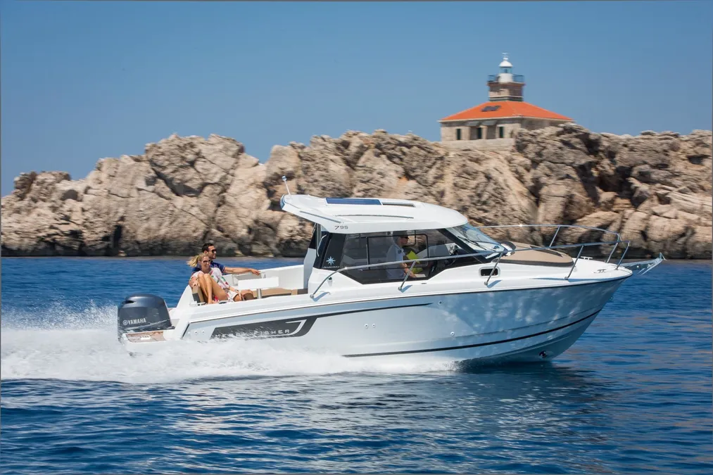 Alquiler de barco en Umag (hasta 4 personas) - Canal de Limski (Fiordo de Lim) con Fun & Action Umag.