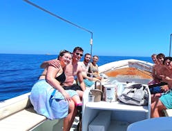 Bootstour nach Ortigia & zu den Meeresgrotten mit Schnorcheln mit Ortigia Island Excursion.