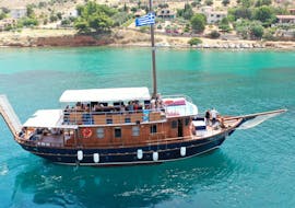 Giro in barca lungo la costa meridionale di Mykonos con Mykonos Cruises.