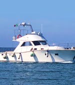 Onze prachtige boot La Poderosa tijdens een boottocht vanuit Otranto langs de kust van Salento met een aperitief met Gluglù Salento.