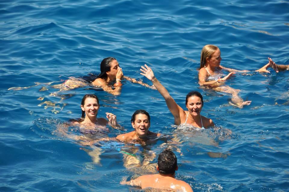 Nuestro barco durante un Paseo en barco a la isla Dragonera con baño con Cormoran Cruises Paguera.